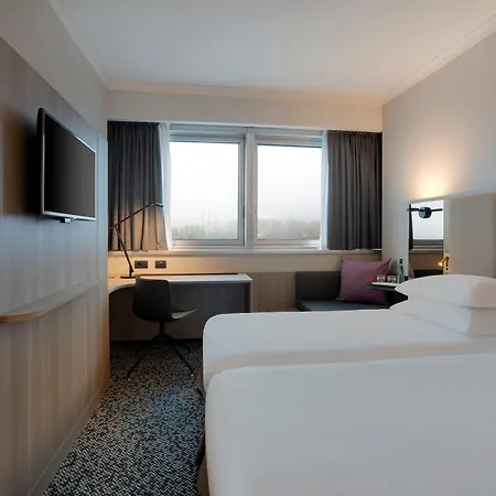 Crowne Plaza Milan Linate By Ihg Hotel 4*