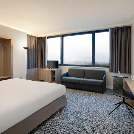 Crowne Plaza Milan Linate By Ihg Hotel 4*