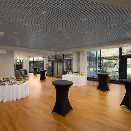 Crowne Plaza Milan Linate By Ihg Hotel 4*