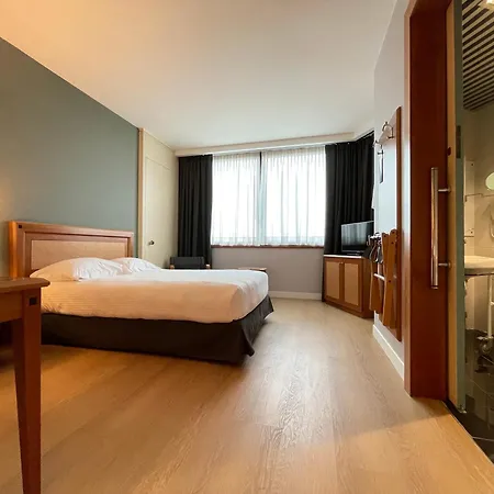 Crowne Plaza Milan Linate By Ihg 4*