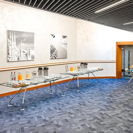 Crowne Plaza Milan Linate By Ihg 4*